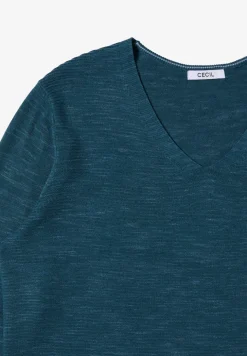 V-Neck Pullover