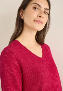 V-Neck Pullover