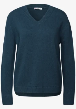V-Neck Pullover