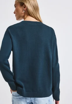 V-Neck Pullover
