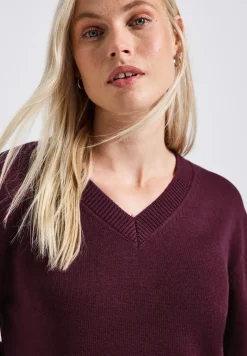 V-Neck Pullover