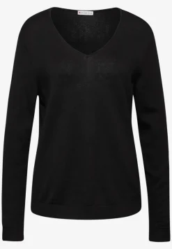 V-Neck Pullover