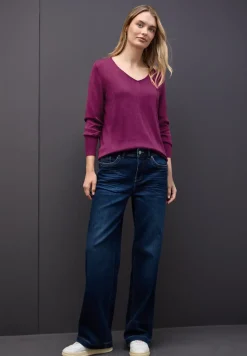 V-Neck Pullover