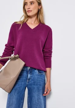 V-Neck Pullover