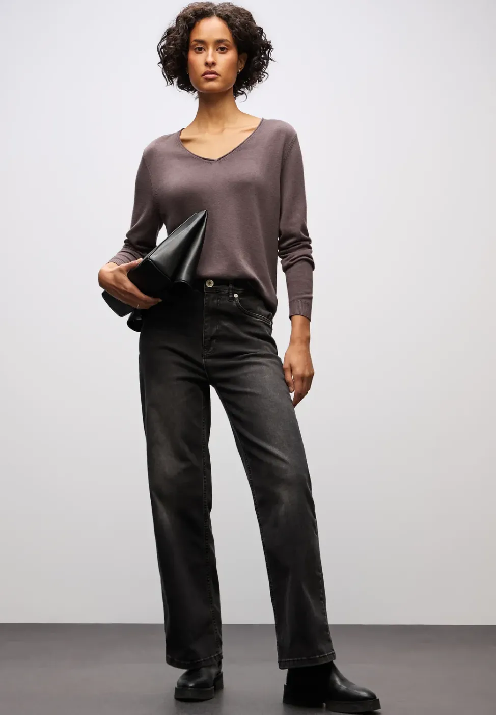 V-Neck Pullover