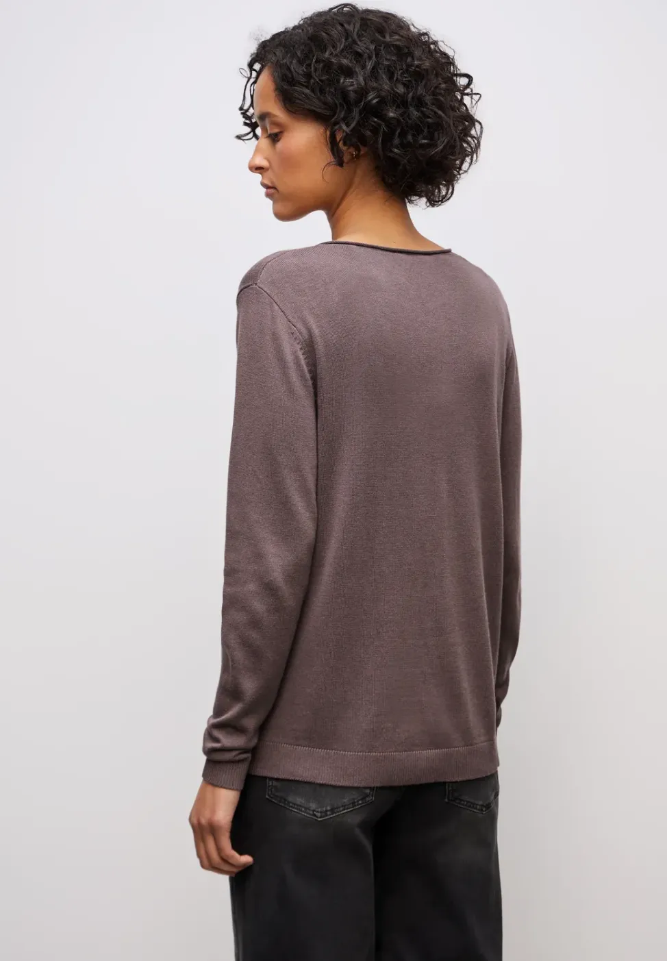 V-Neck Pullover