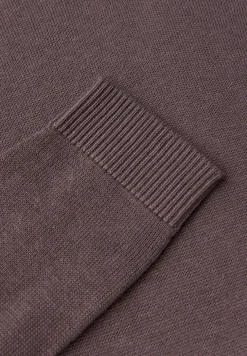 V-Neck Pullover