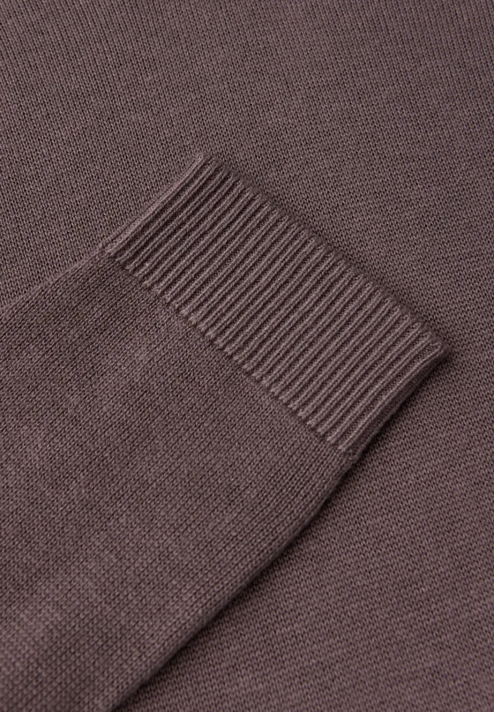 V-Neck Pullover