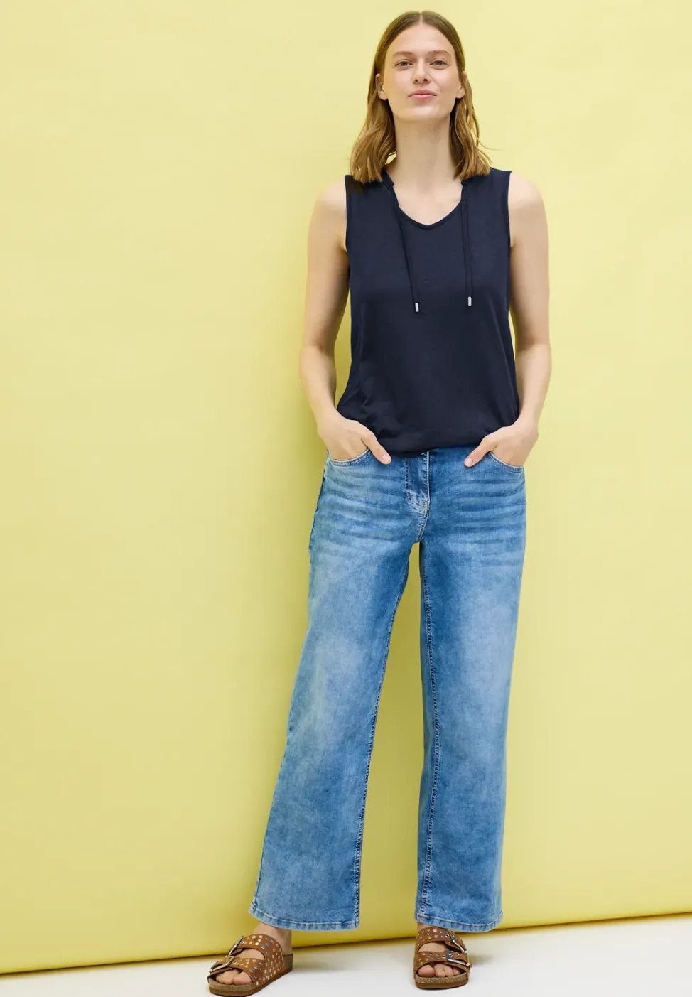 V-Neck Top mit Bändern