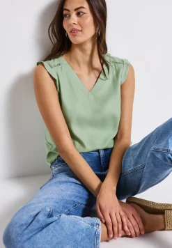 V-Neck Top mit Häkeldetails