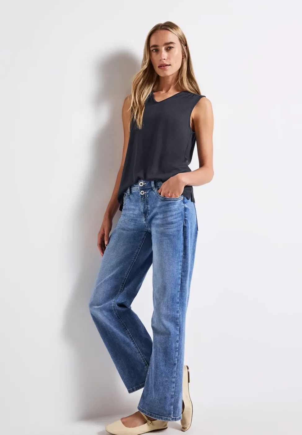 V-Neck Top mit Spitze