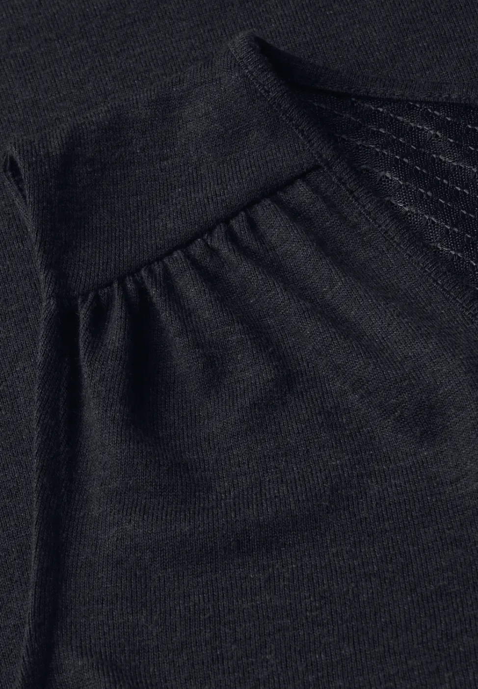 V-Neck Top mit Spitze