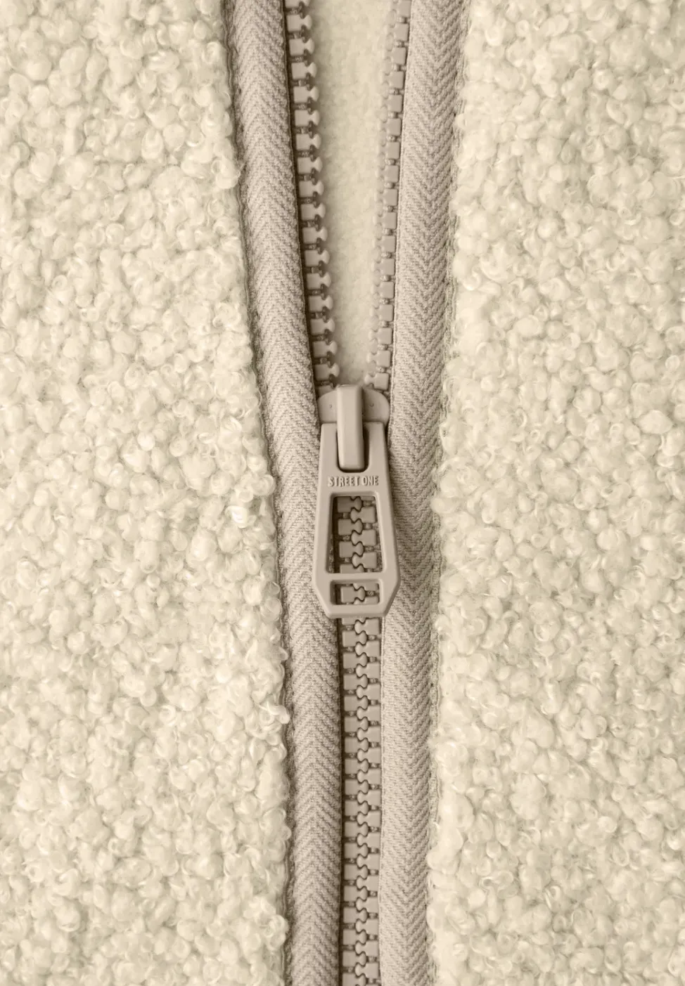 Weste aus Teddy-Material mit Zipper