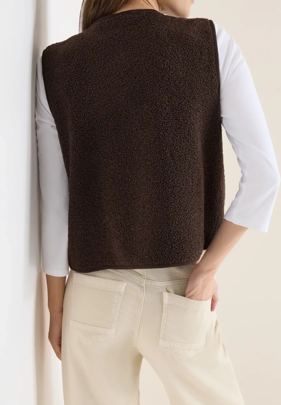 Weste aus Teddy-Material mit Rundhals