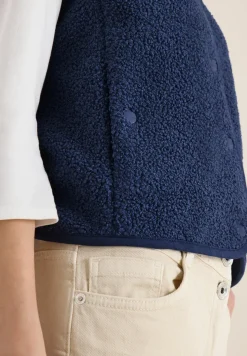 Weste aus Teddy-Material mit Rundhals