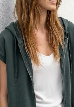 Weste im Silk-Look mit Kapuze