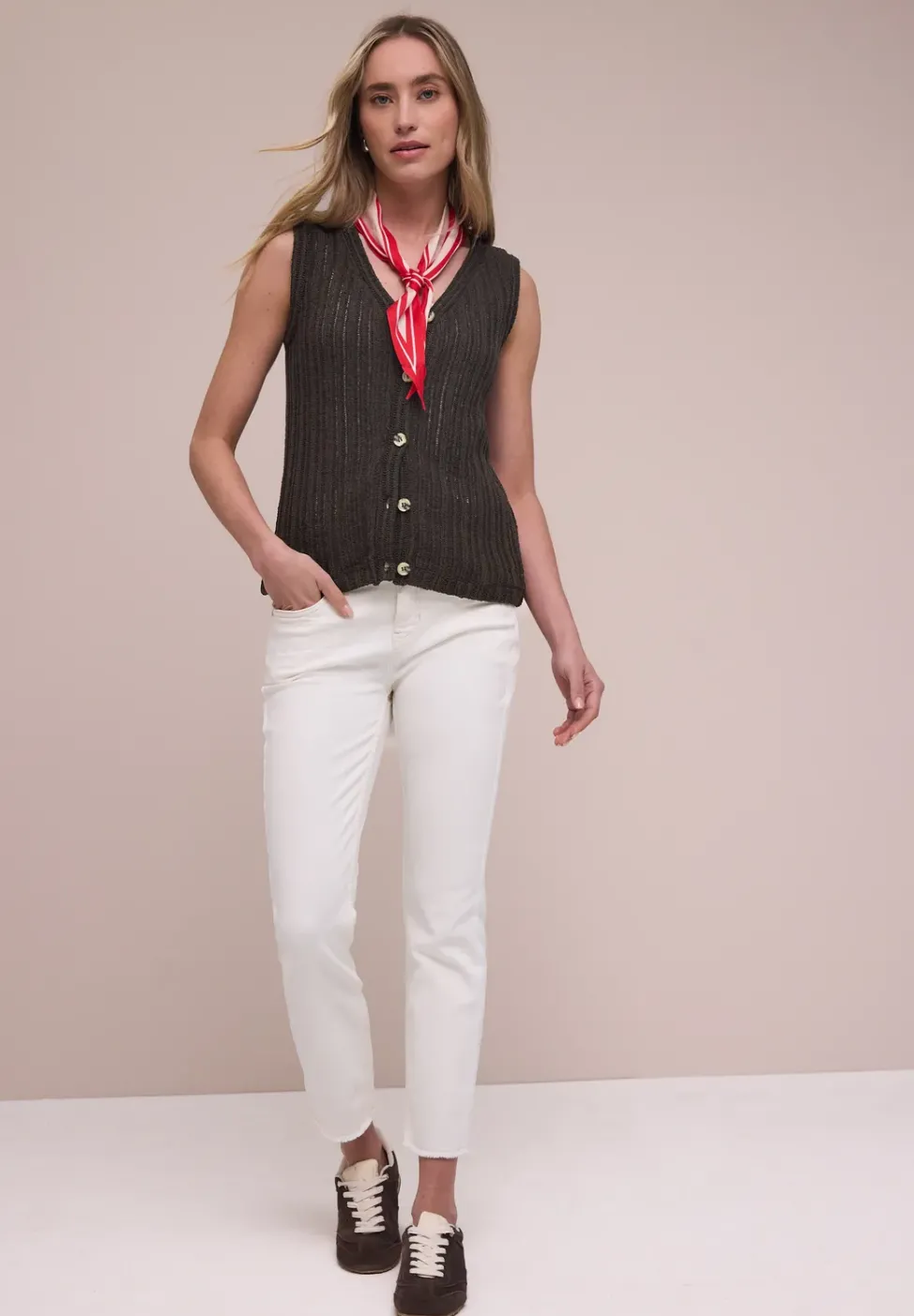 Weste mit V-Neck und Knopfleiste