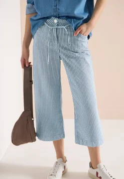 Wide Flared Leg Jeans mit Streifen