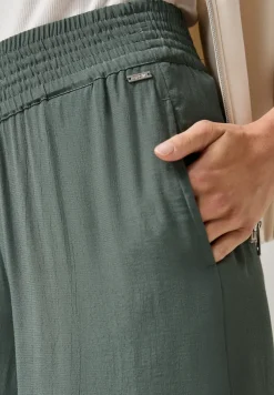Wide Leg Crepe Hose