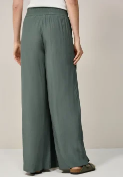 Wide Leg Crepe Hose