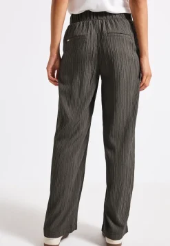 Wide Leg Crinkle Hose