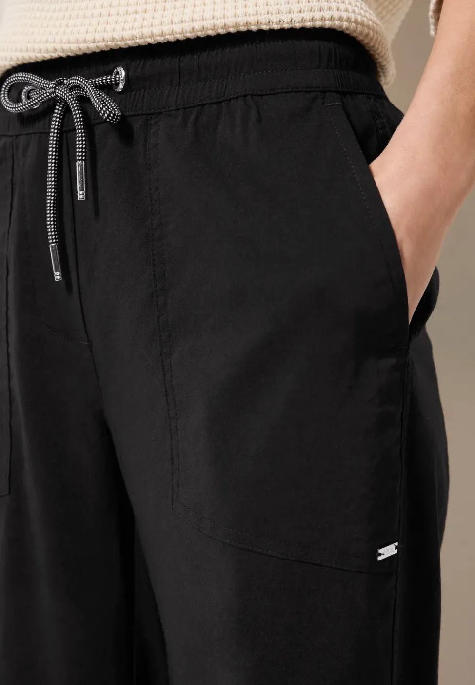 Wide Leg Hose