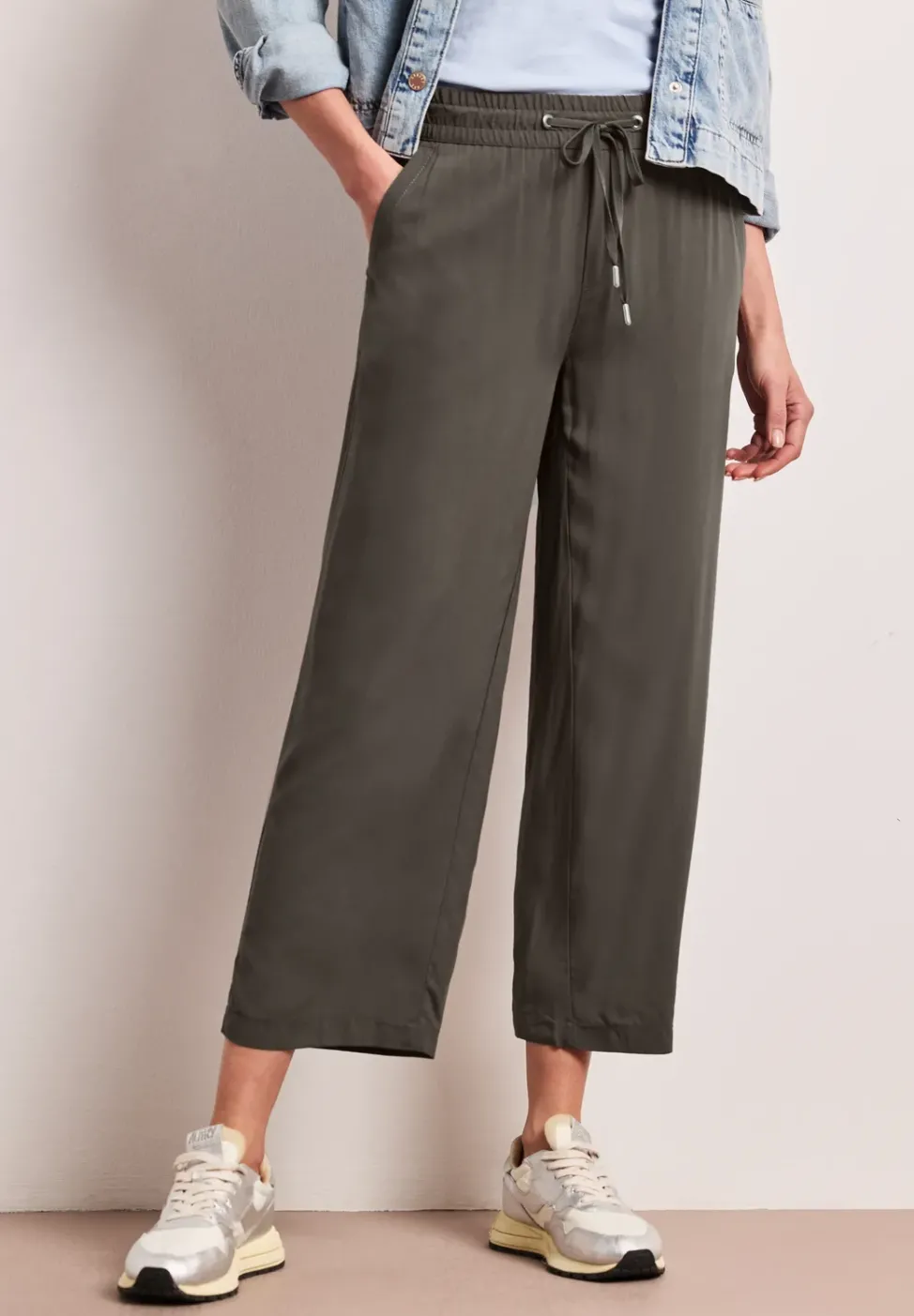 Wide Leg Hose