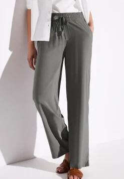 Wide Leg Hose