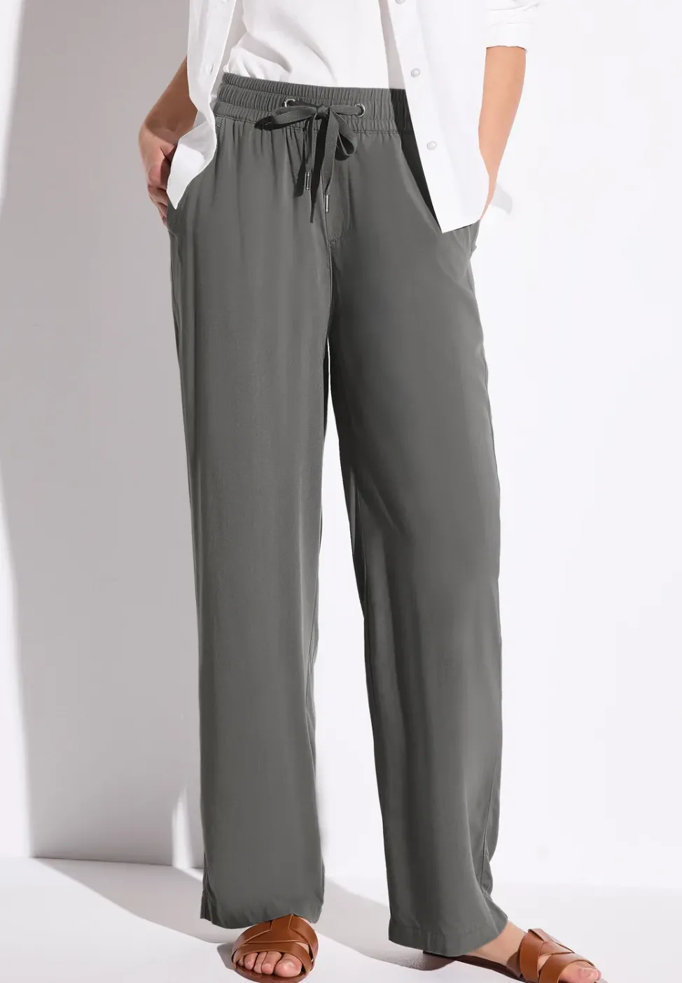 Wide Leg Hose