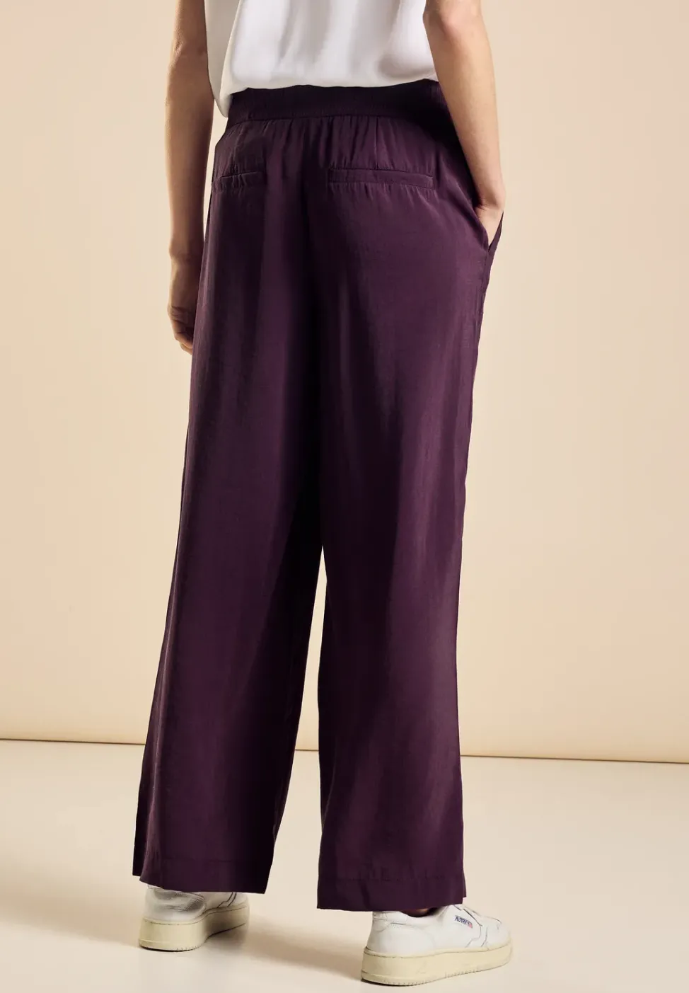 Wide Leg Hose