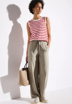 Wide Leg Hose