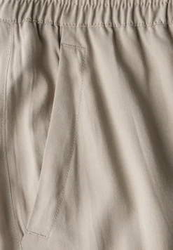 Wide Leg Hose