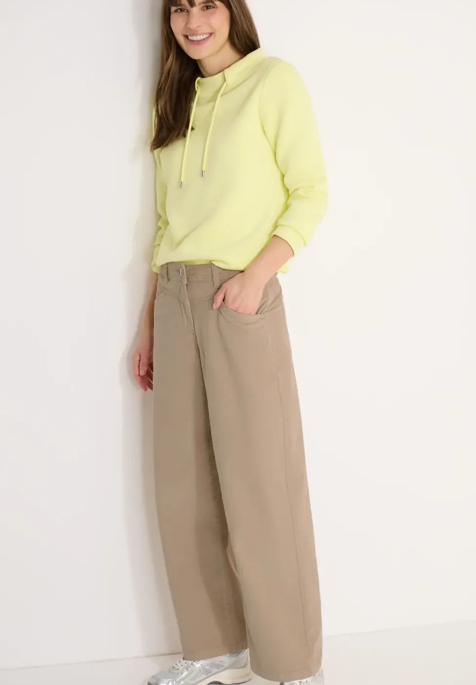 Wide Leg Hose