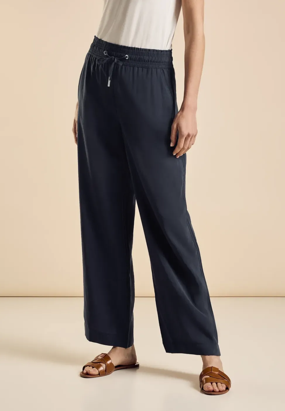 Wide Leg Hose