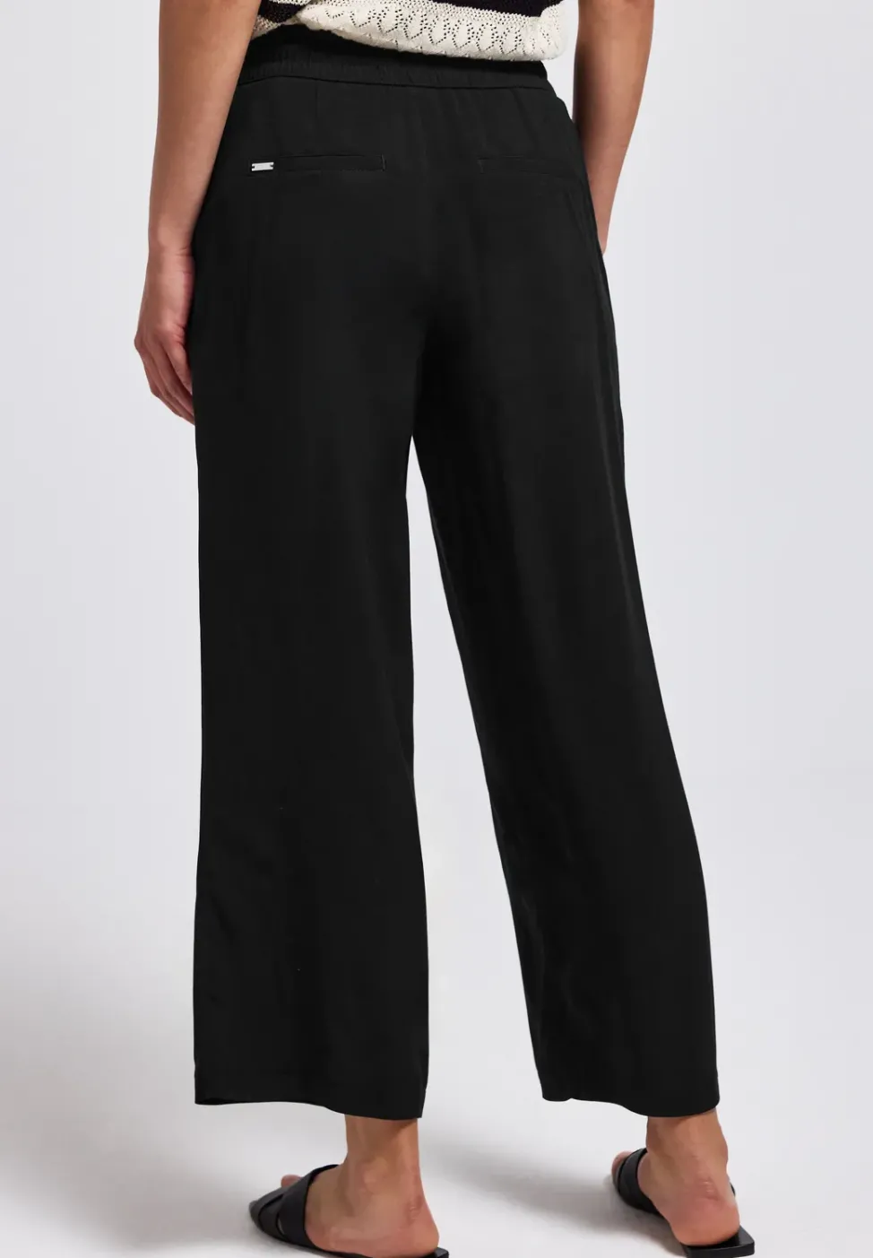 Wide Leg Hose