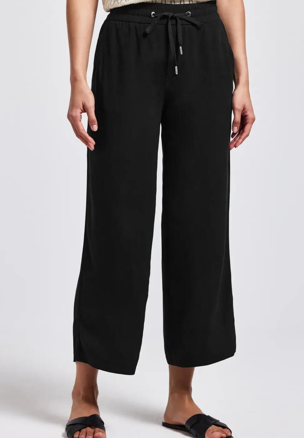 Wide Leg Hose