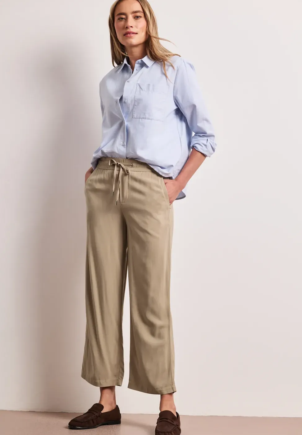 Wide Leg Hose