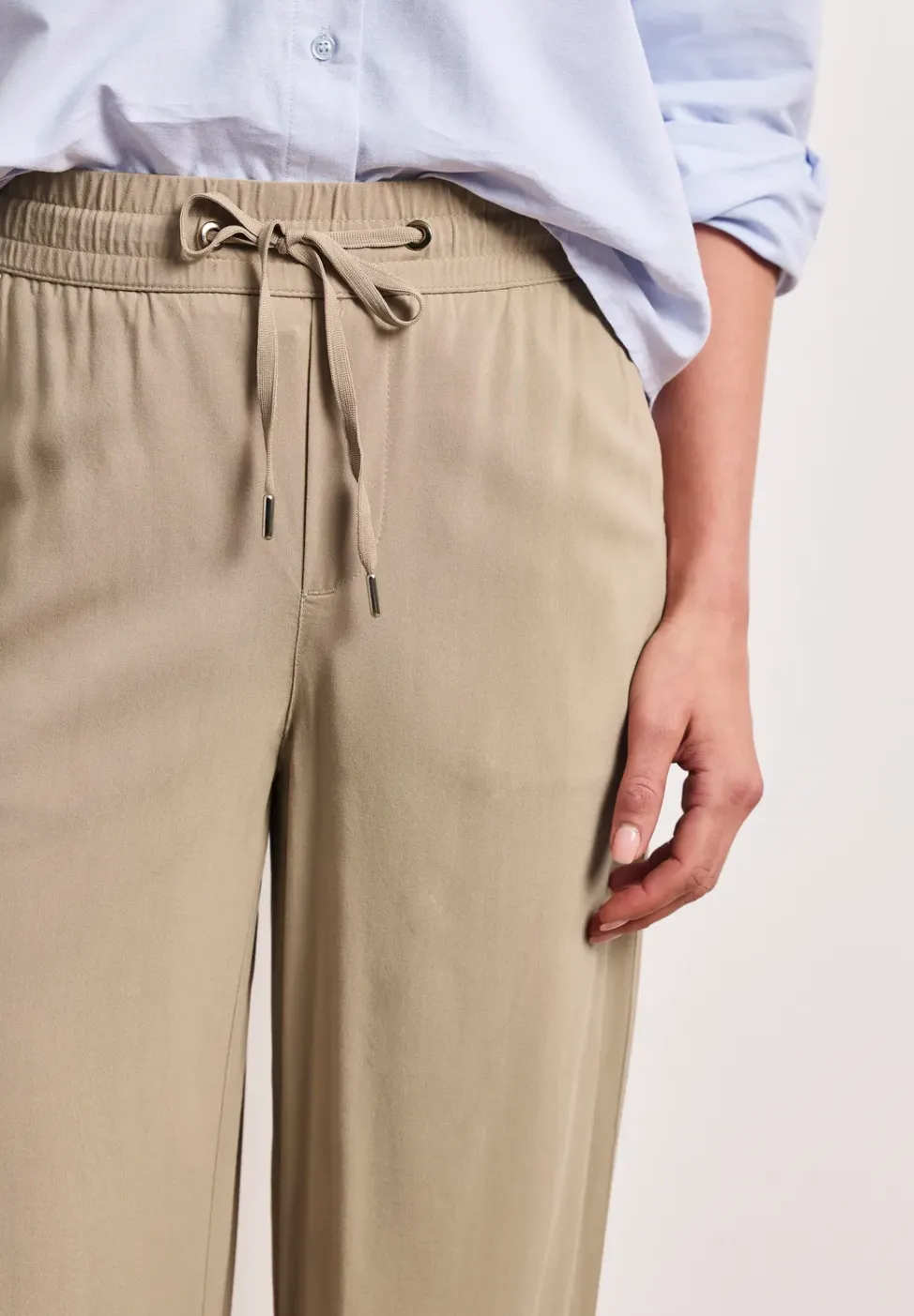 Wide Leg Hose