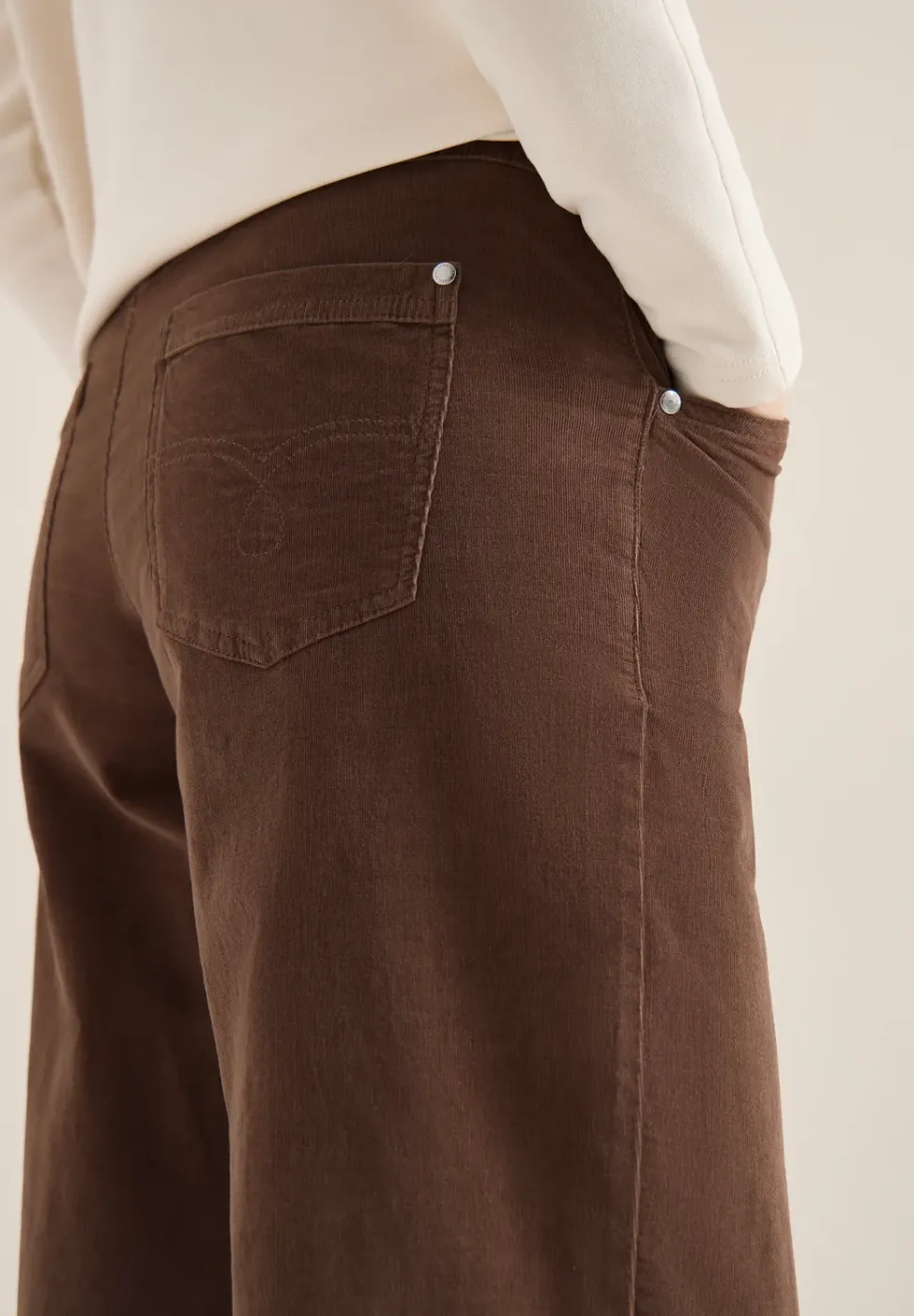 Wide Leg Hose