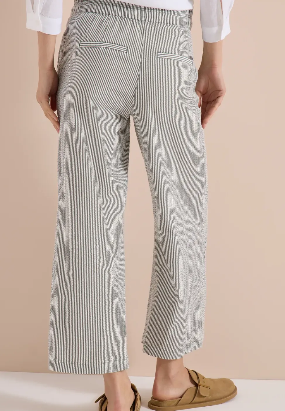 Wide Leg Hose in Seersuckerqualität