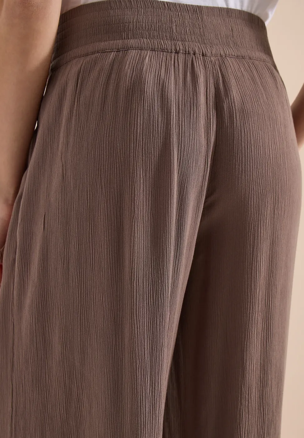 Wide Leg Hose mit Crepe Struktur