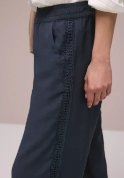 Wide Leg Hose mit Crochet Tape