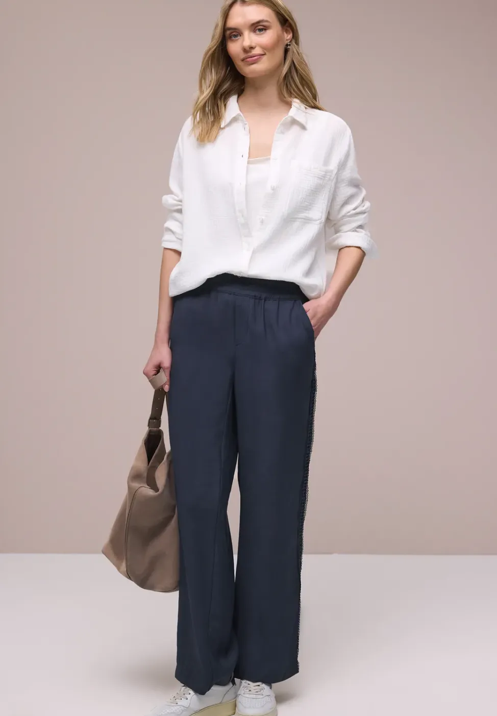 Wide Leg Hose mit Crochet Tape