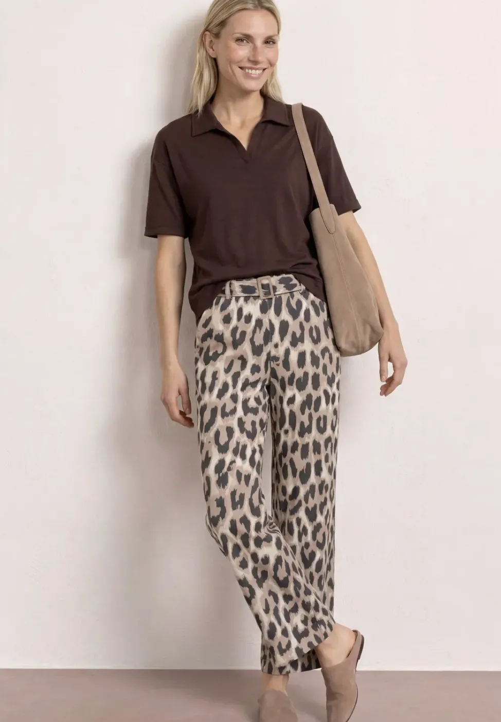 Wide Leg Hose mit Gürtel und Leo-Print