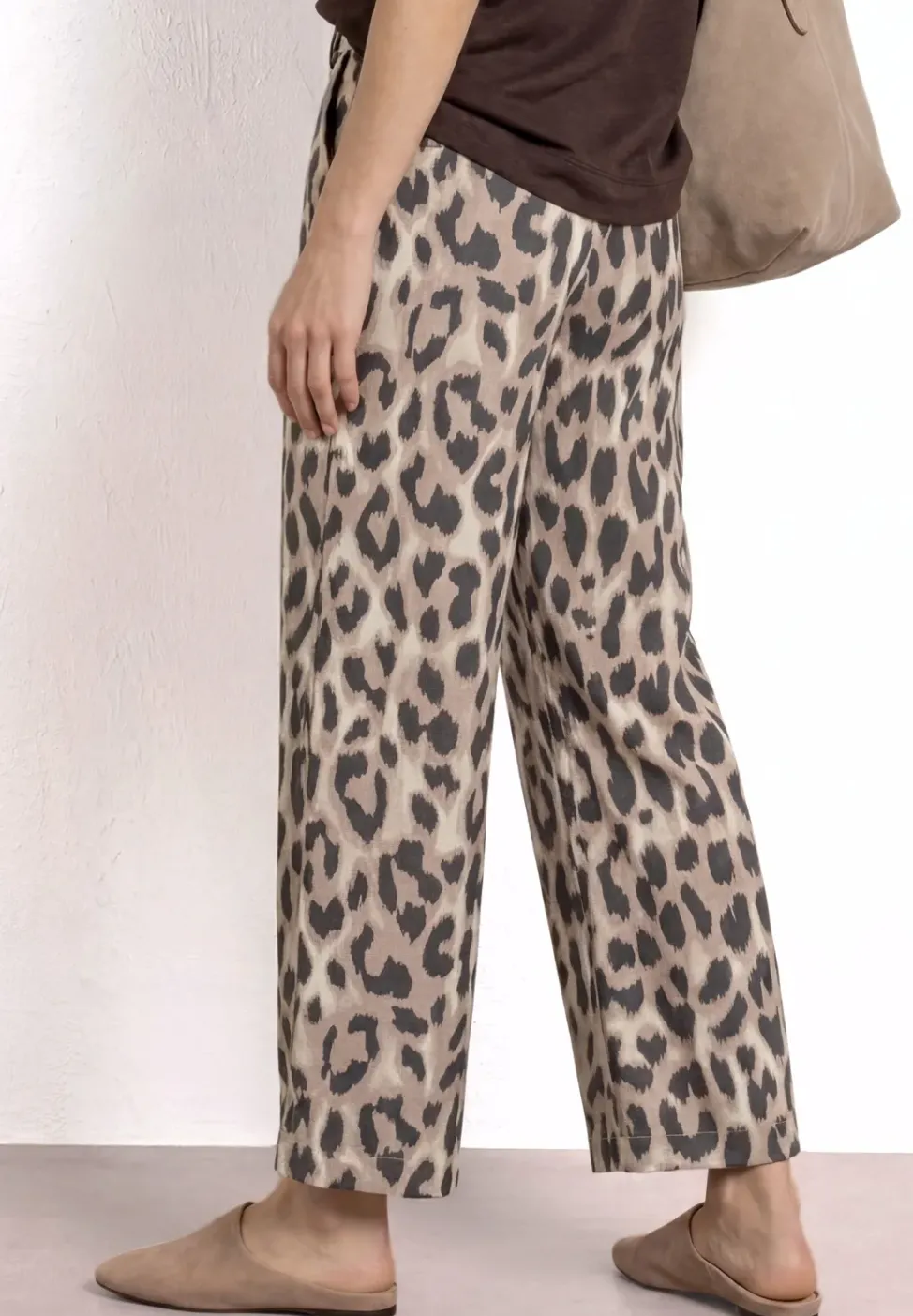 Wide Leg Hose mit Gürtel und Leo-Print