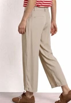 Wide Leg Hose mit Gürteldetail