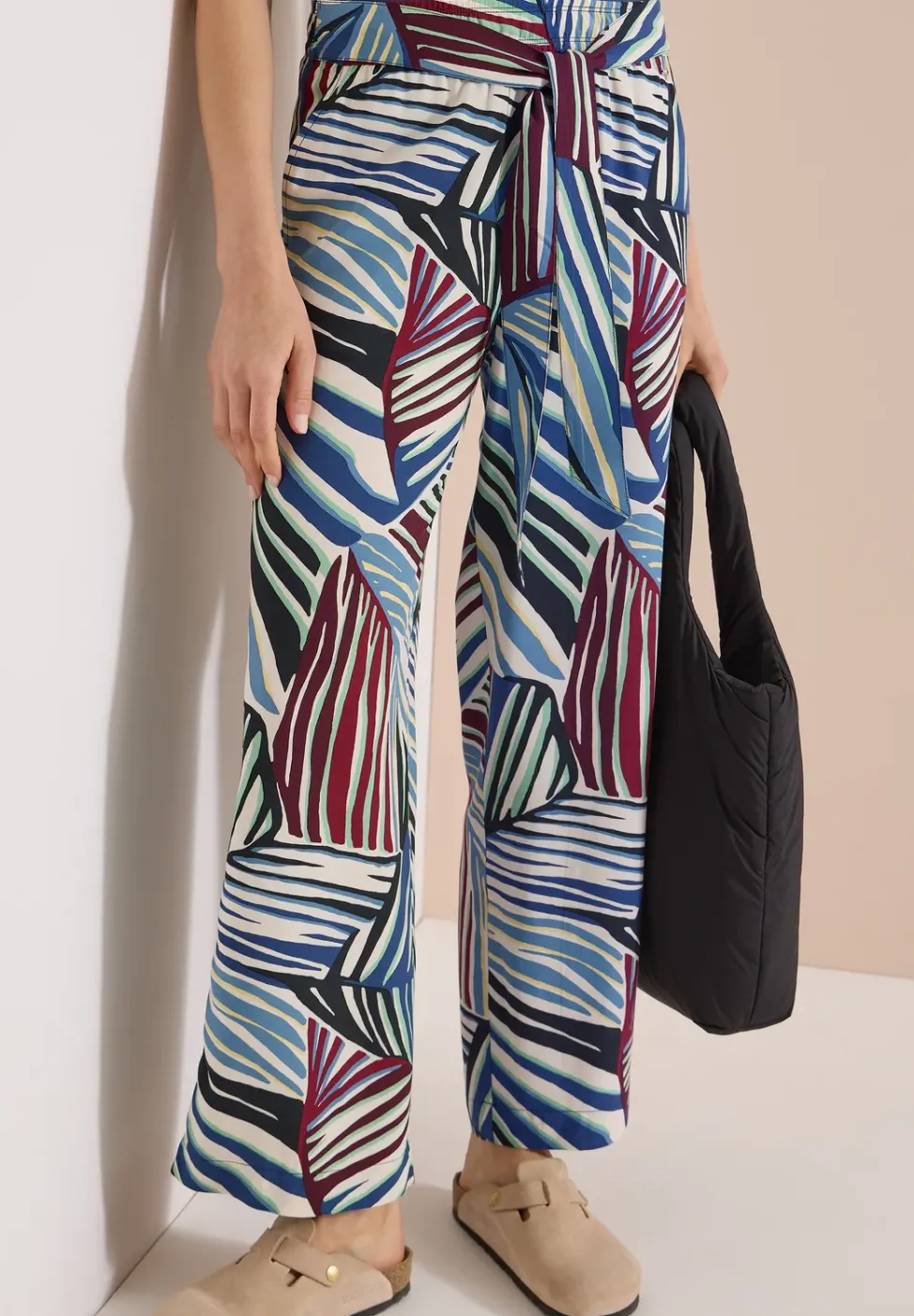 Wide Leg Hose mit Print und Gürteldetail