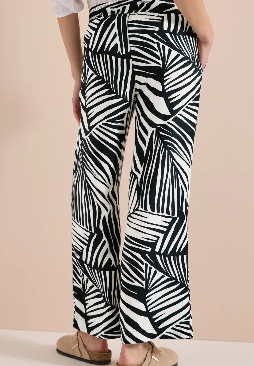 Wide Leg Hose mit Print und Gürteldetail