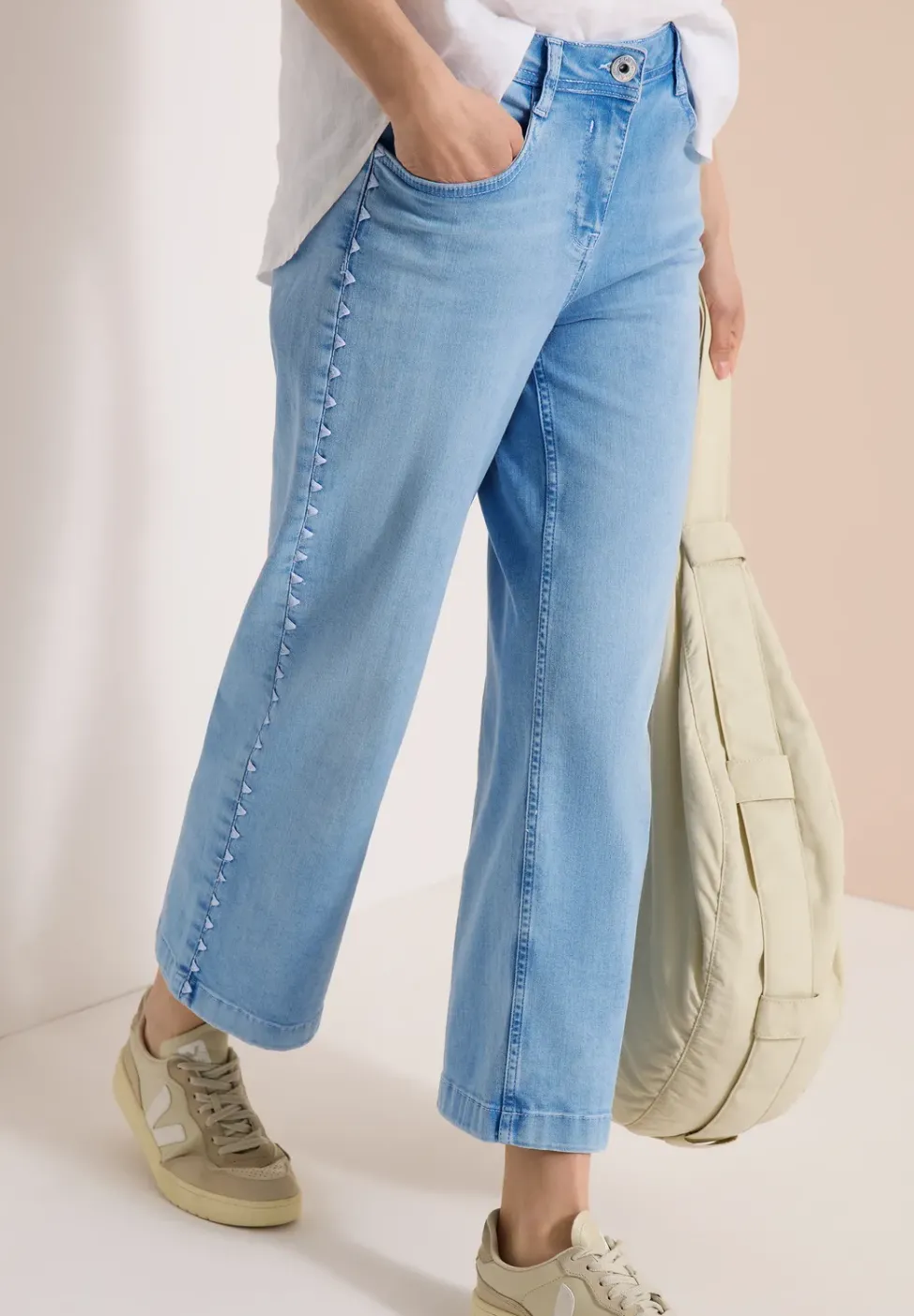 Wide Leg Jeans mit Embroidery-Detail