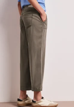 Wide Leg Jeans mit Gürteldetail